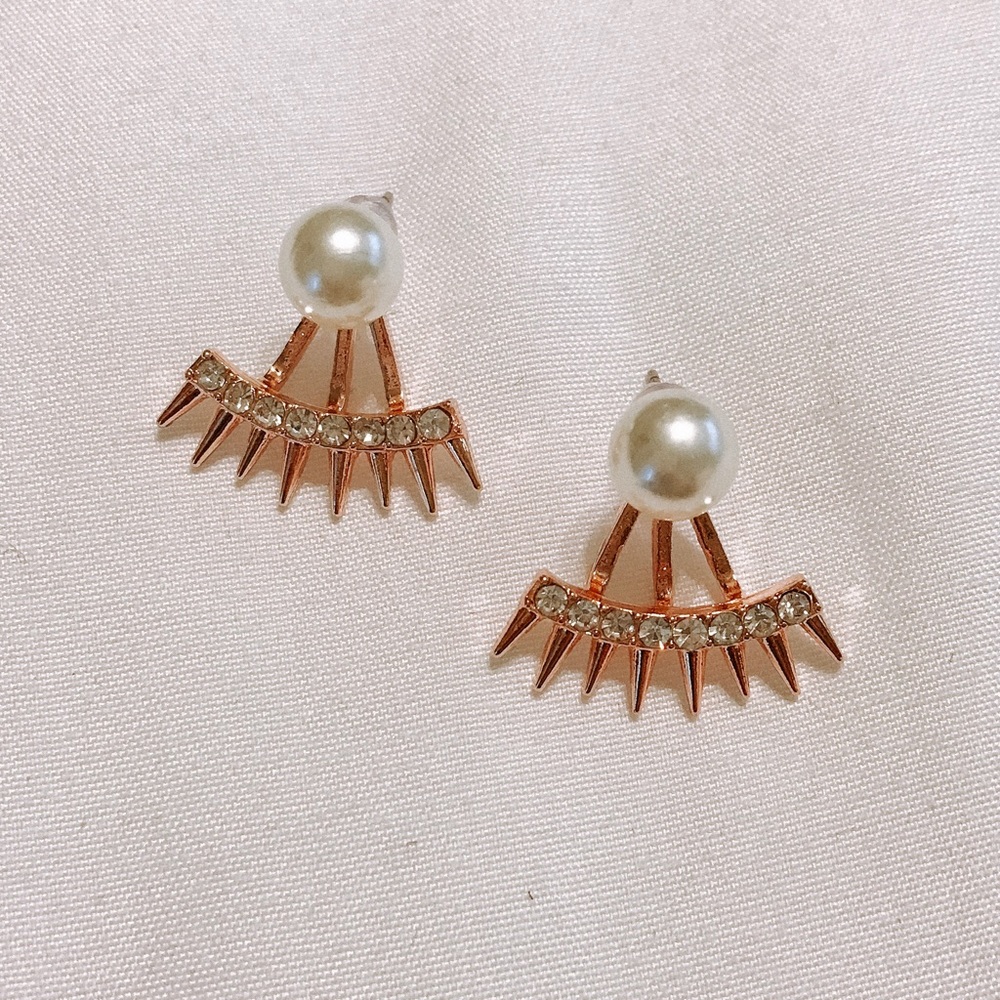 NWT Fashion Ear Jacket Earrings